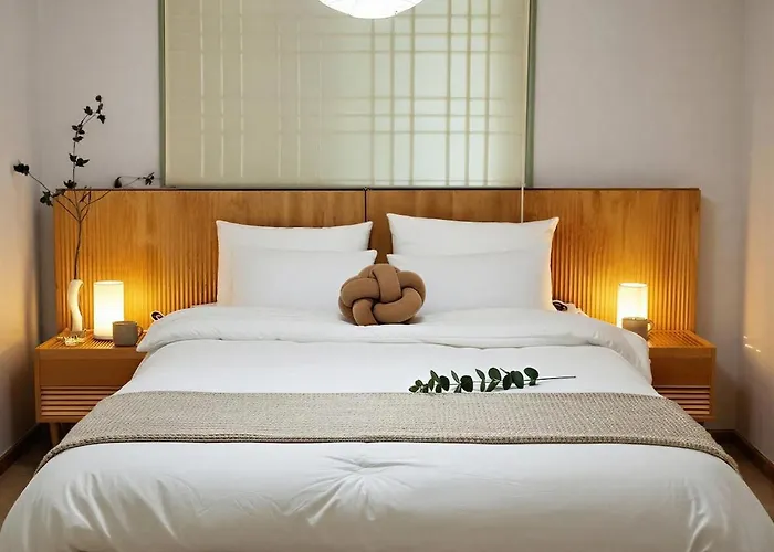 Travel Free Parking Sindorim Station 12 Minutes Walk Yeongdeungpo Station 14 Minutes Hongdae Namsan Free Ott *