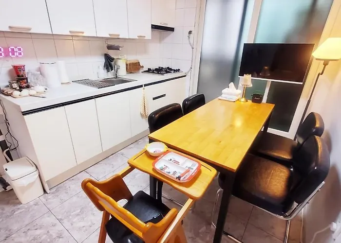 Travel Free Parking Sindorim Station 12 Minutes Walk Yeongdeungpo Station 14 Minutes Hongdae Namsan Free Ott Apartment